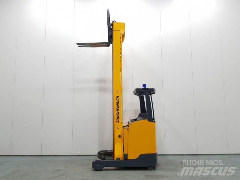 Jungheinrich ETV318 Reach truck - depo içi istif araçları