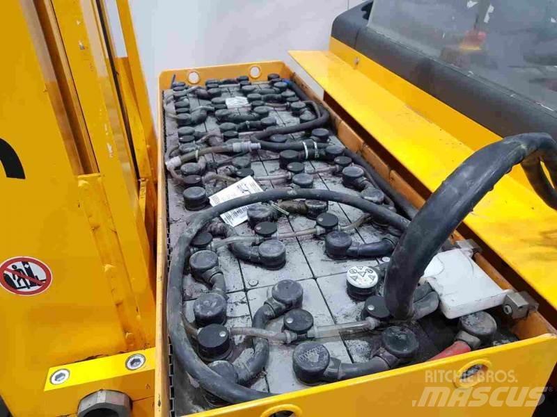 Jungheinrich ETV318 Reach truck - depo içi istif araçları
