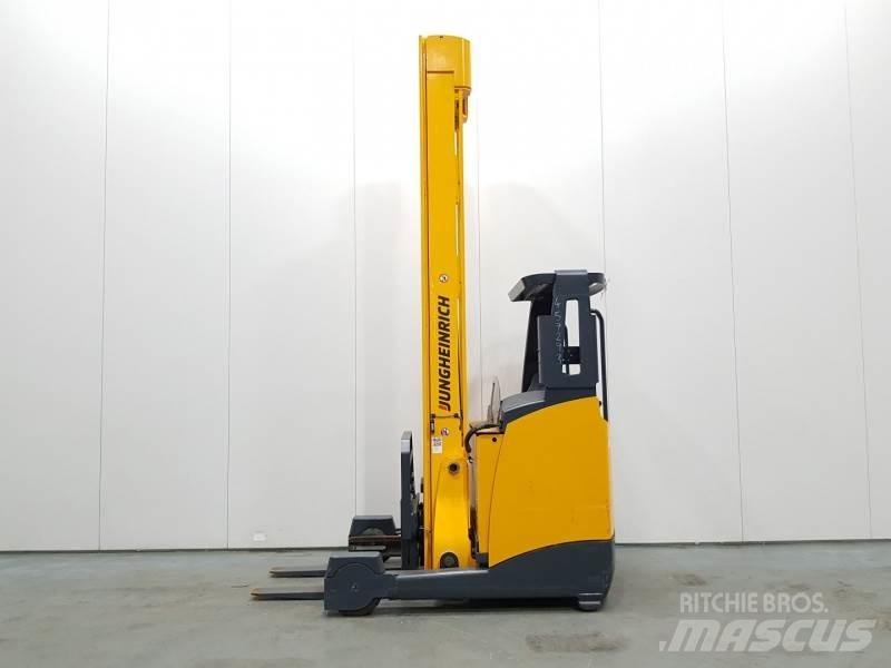Jungheinrich ETV320 Reach truck - depo içi istif araçları