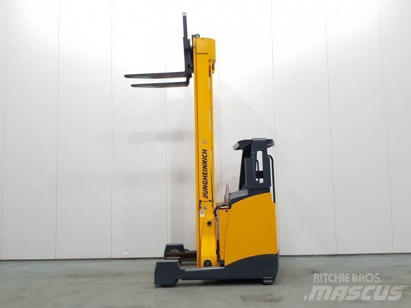 Jungheinrich ETV320 Reach truck - depo içi istif araçları