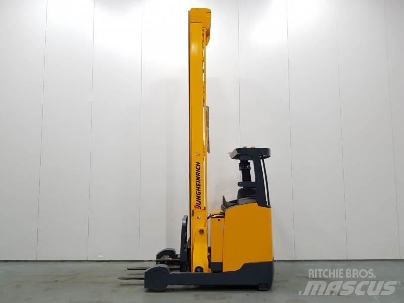 Jungheinrich ETV325 Reach truck - depo içi istif araçları