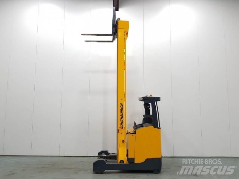 Jungheinrich ETV325 Reach truck - depo içi istif araçları