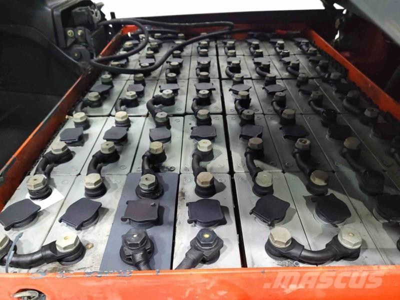 Linde E30-01 Elektrikli forkliftler