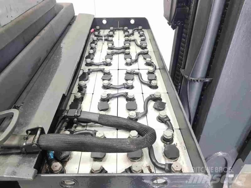 Linde R14HD-01 1120 Reach truck - depo içi istif araçları