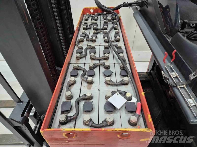 Linde R16S-12 Reach truck - depo içi istif araçları