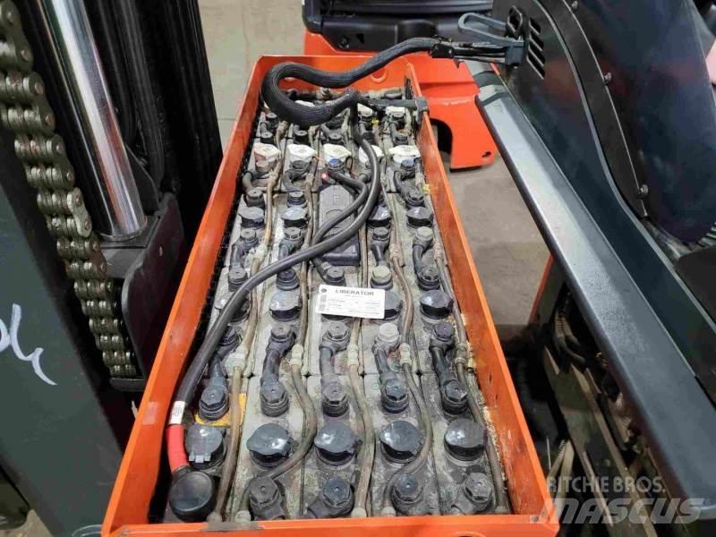 Linde R16SN-12 Reach truck - depo içi istif araçları