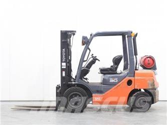Toyota 02-8FGF30 LPG'li forkliftler