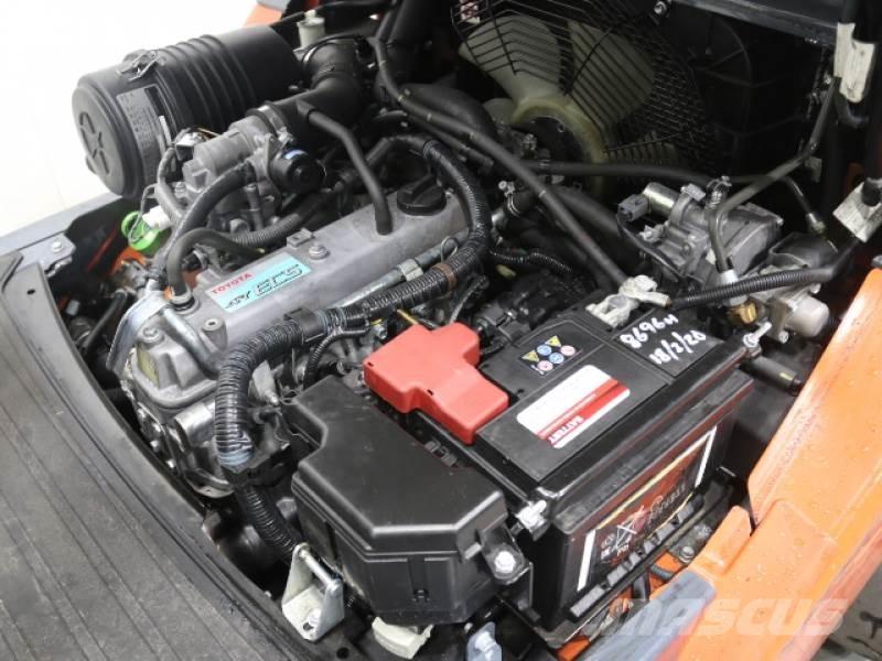 Toyota 02-8FGF30 LPG'li forkliftler