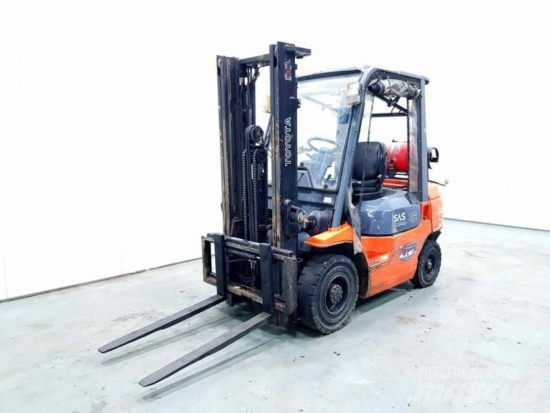 Toyota 42-7FGF25 LPG'li forkliftler