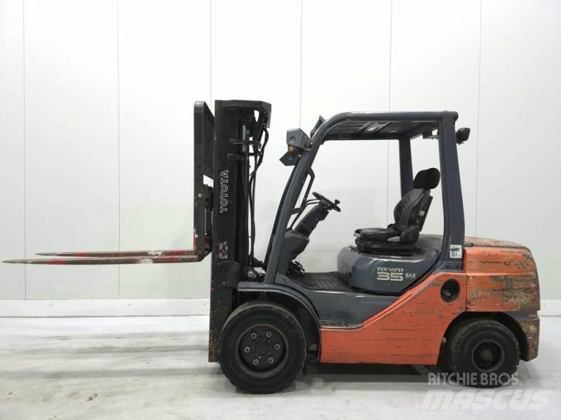 Toyota 52-8FDJF35 Dizel forkliftler