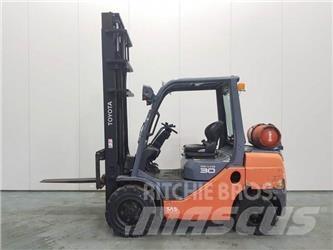 Toyota 8FGF30 LPG'li forkliftler