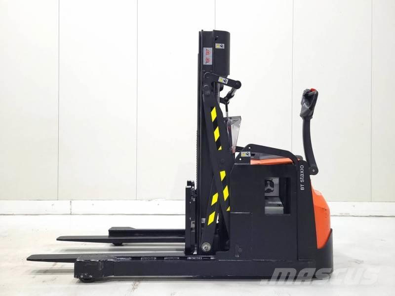 Toyota SWE120XR Konteyner istifleyiciler - reach stacker