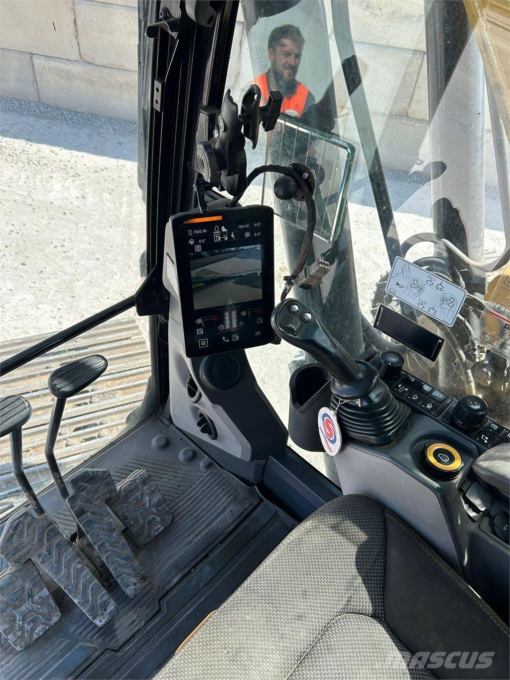 CAT 320 Paletli ekskavatörler