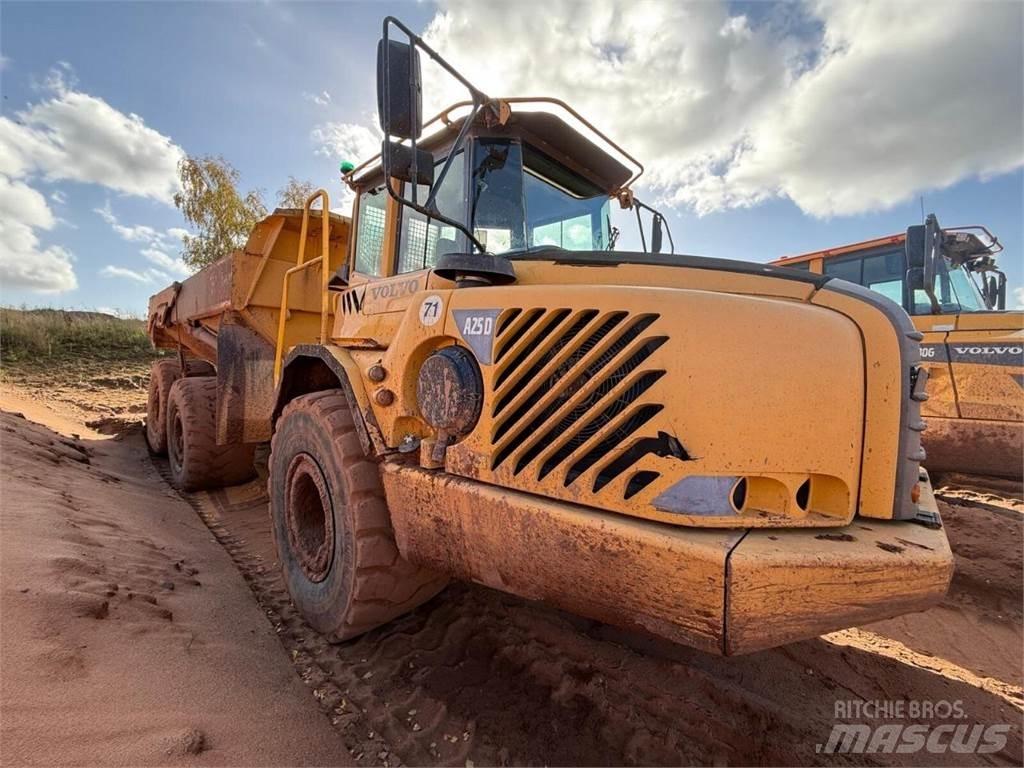 Volvo A25D Belden kirma kaya kamyonu