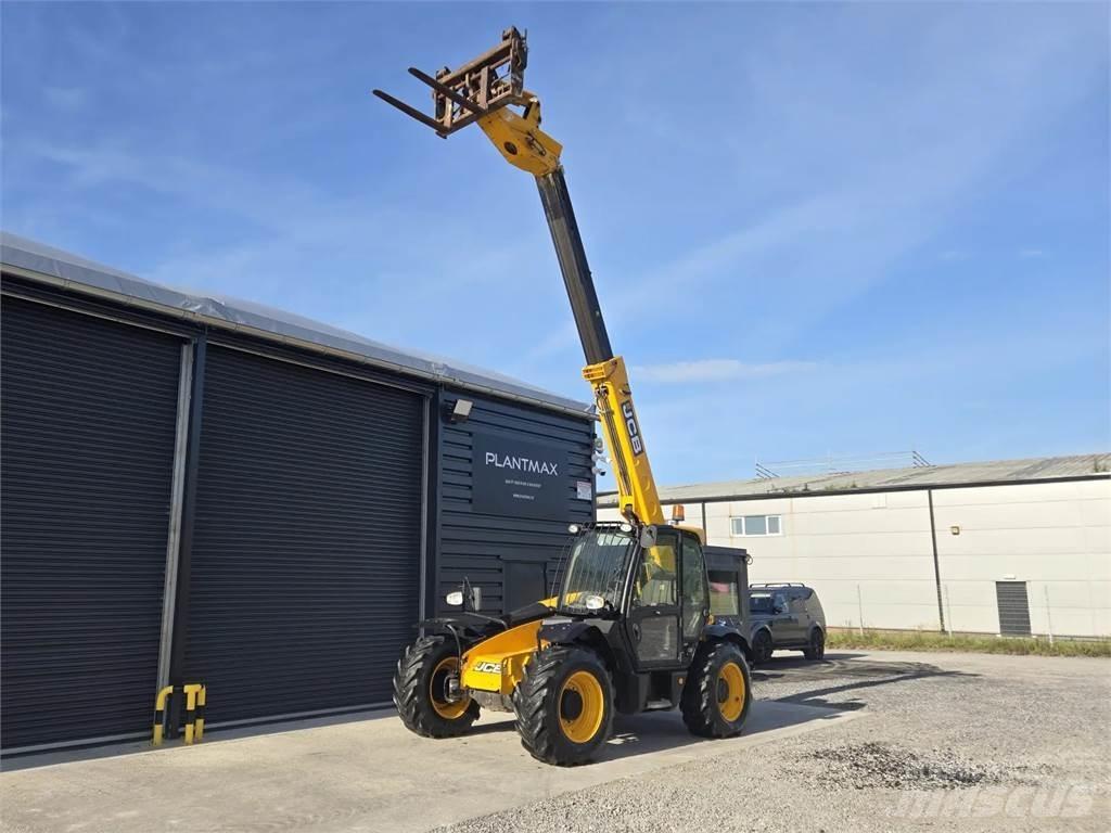 JCB -- Teleskopik yükleyiciler