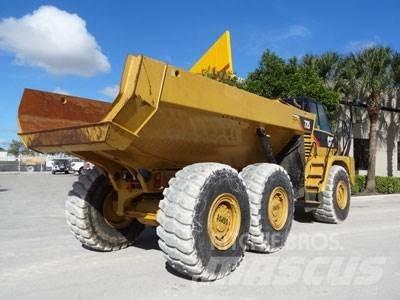 CAT 725 Belden kirma kaya kamyonu