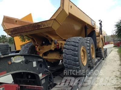 CAT 725C Belden kirma kaya kamyonu