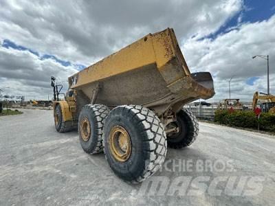 CAT 740 Belden kirma kaya kamyonu