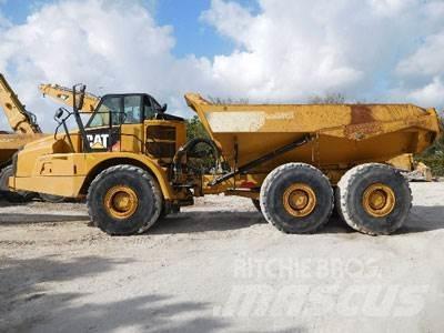 CAT 740B Belden kirma kaya kamyonu