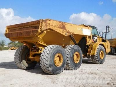 CAT 740B Belden kirma kaya kamyonu