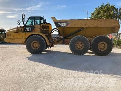 CAT 740B Belden kirma kaya kamyonu