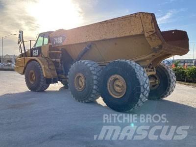 CAT 740B Belden kirma kaya kamyonu