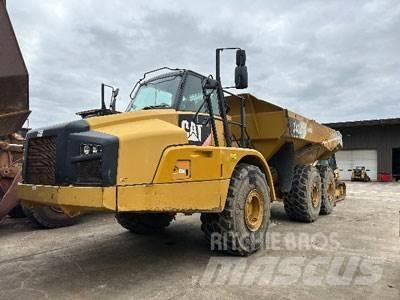 CAT 740B Belden kirma kaya kamyonu