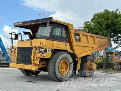 CAT 775E Yol disi kaya kamyonu