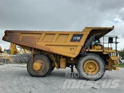 CAT 775E Yol disi kaya kamyonu