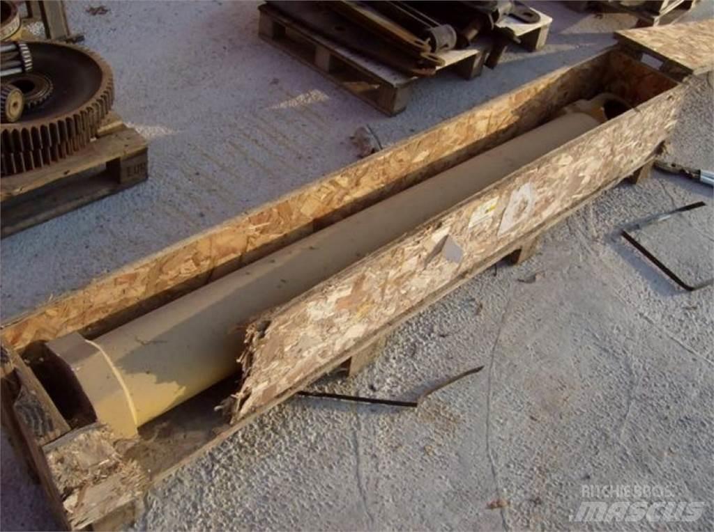 CAT 225 Diger