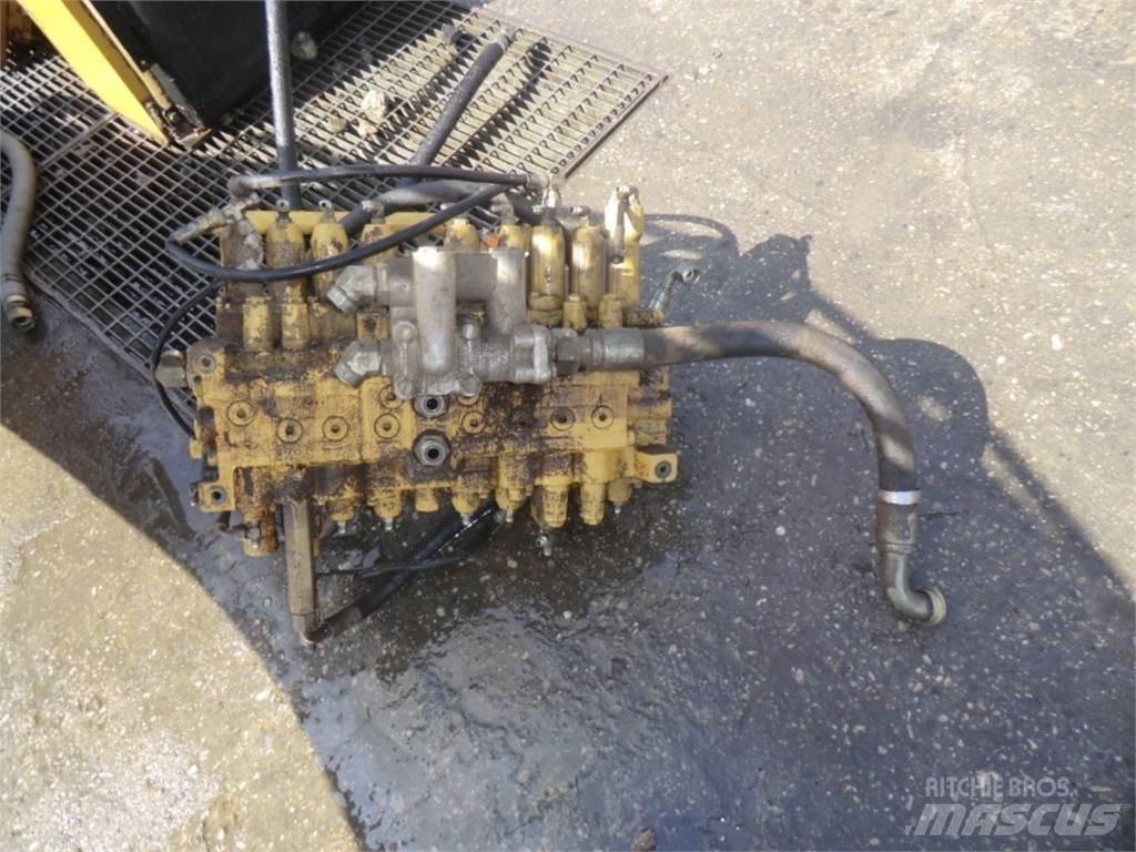 CAT 231D Paletler