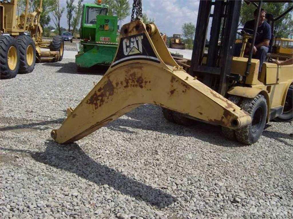 CAT 438C Saseler