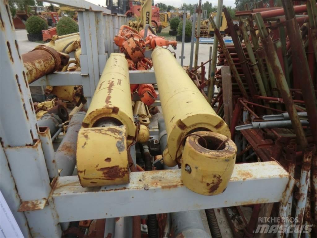 CAT 438C Diger