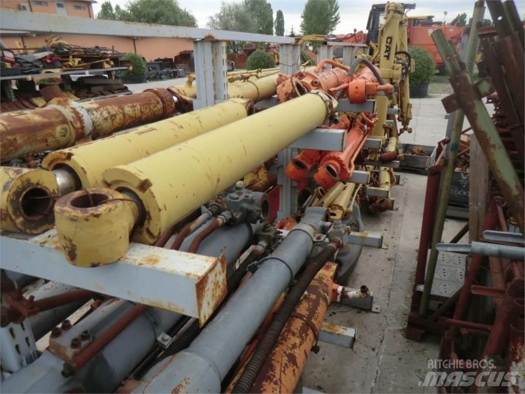 CAT 438C Diger