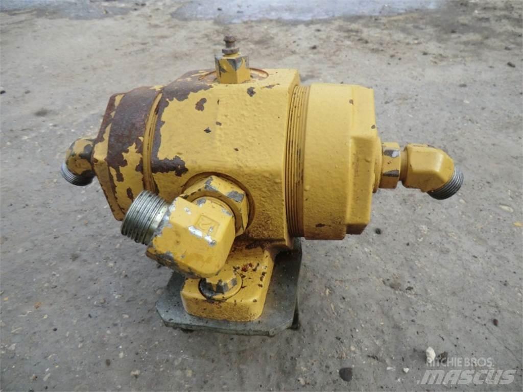 CAT 735 Diger