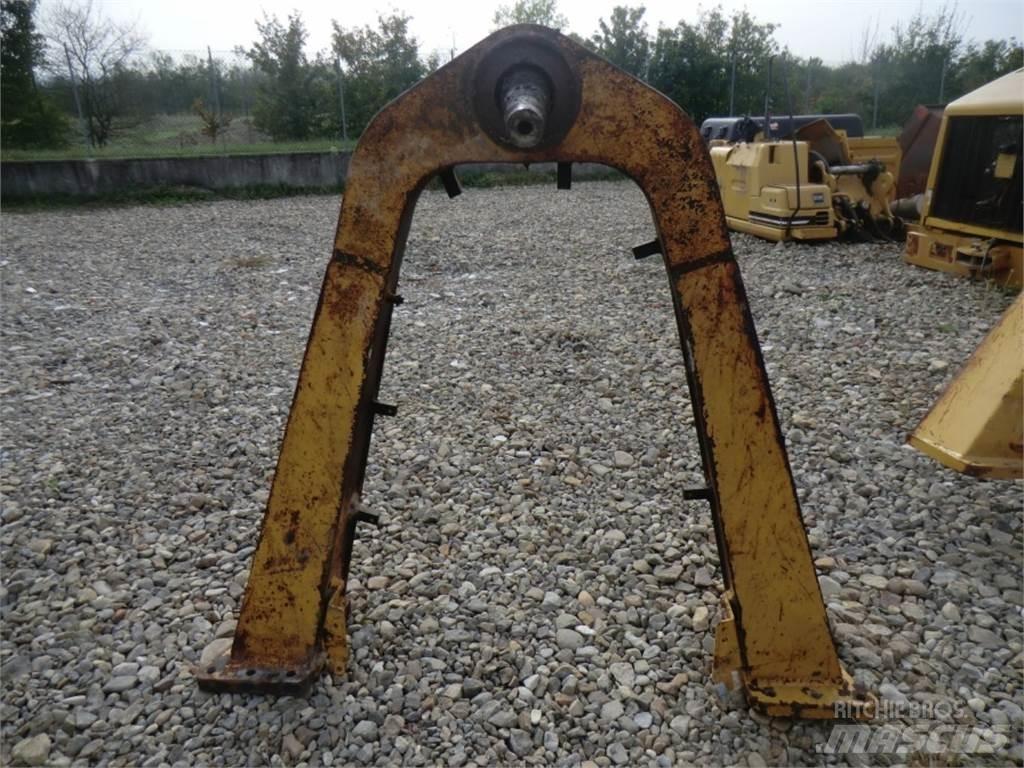 CAT 735 Saseler