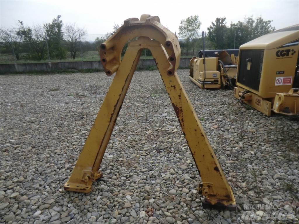 CAT 735 Saseler