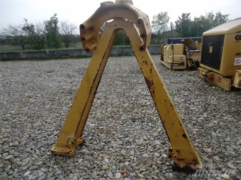 CAT 735 Saseler
