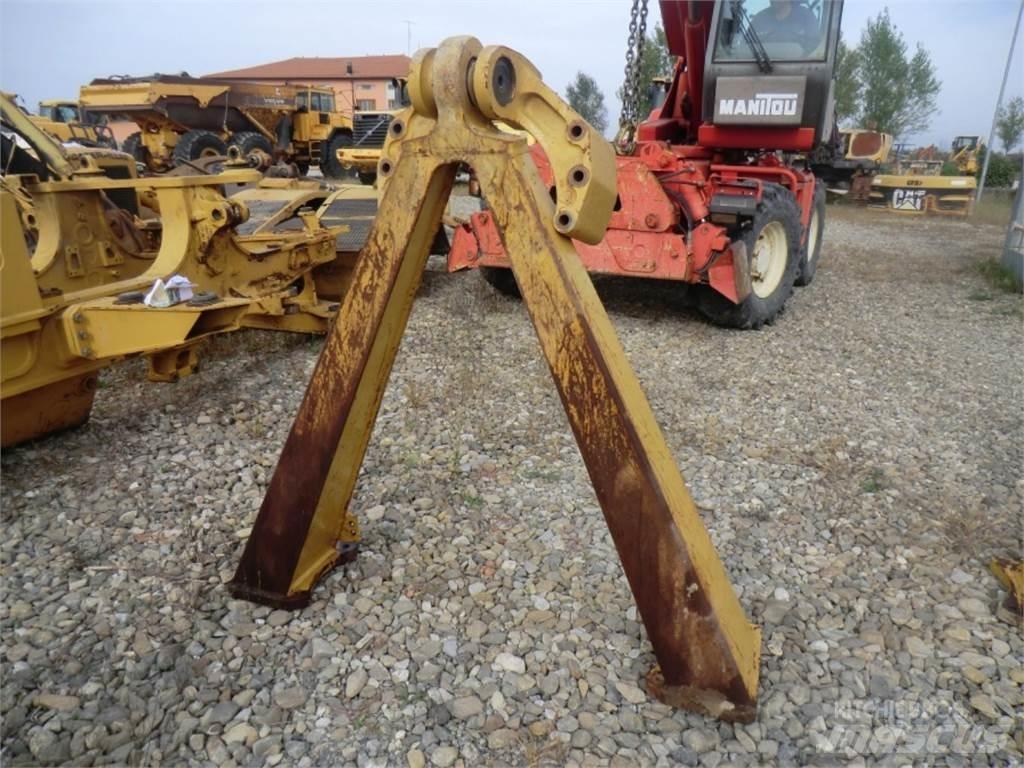 CAT 735 Saseler