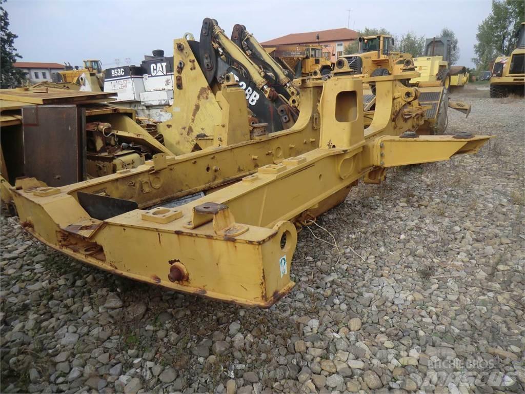 CAT 735 Saseler