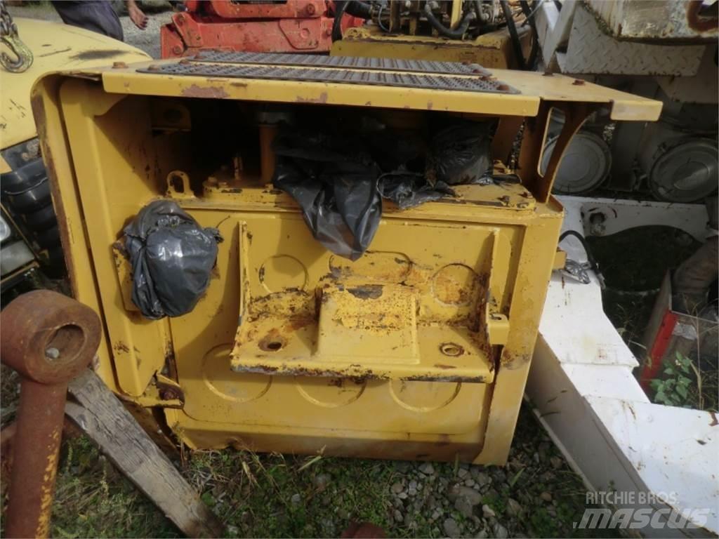 CAT 735 Saseler