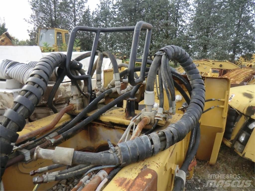 CAT 735 Saseler
