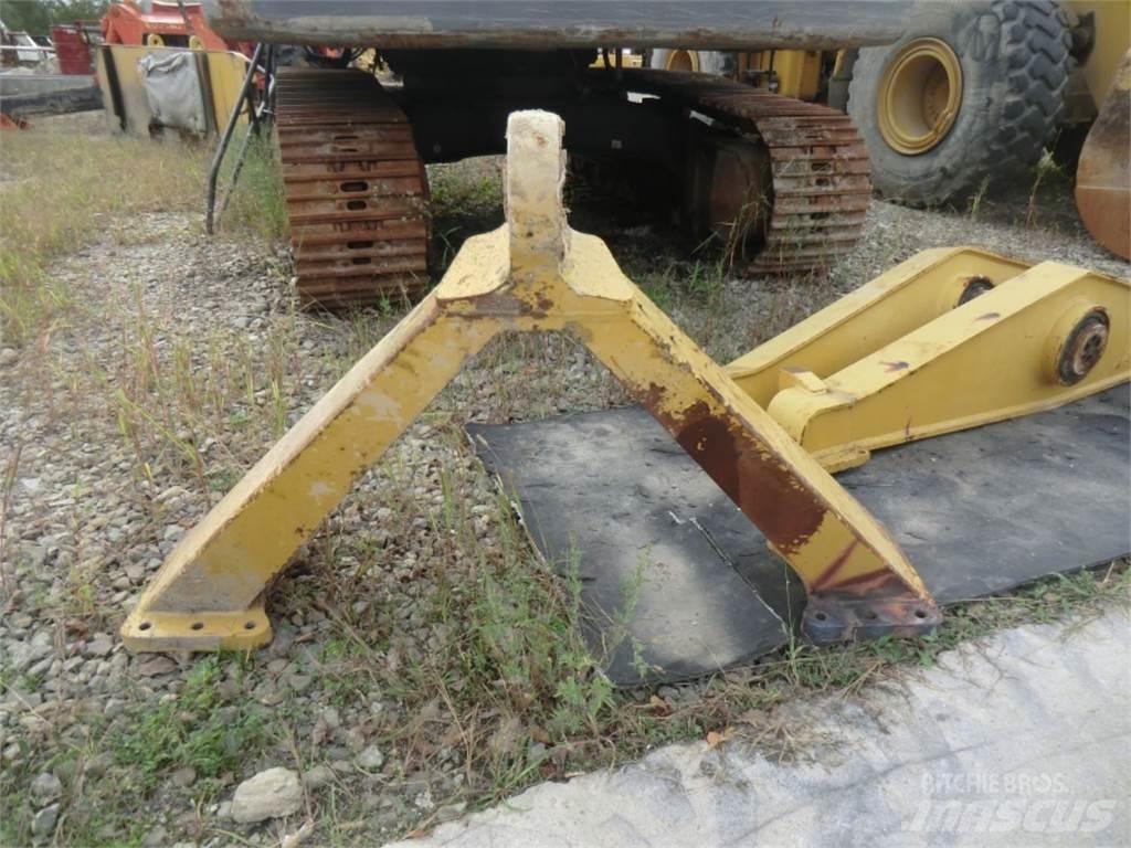 CAT 735 Saseler