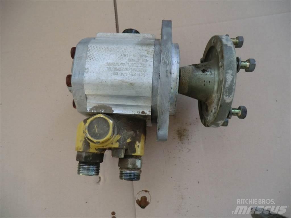 CAT 735 Diger