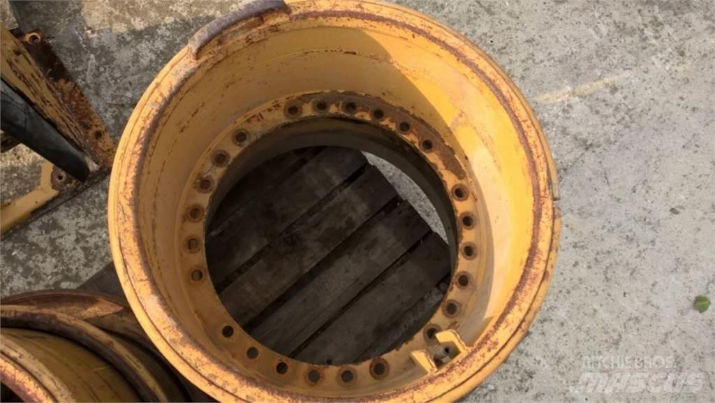 CAT 735 Diger