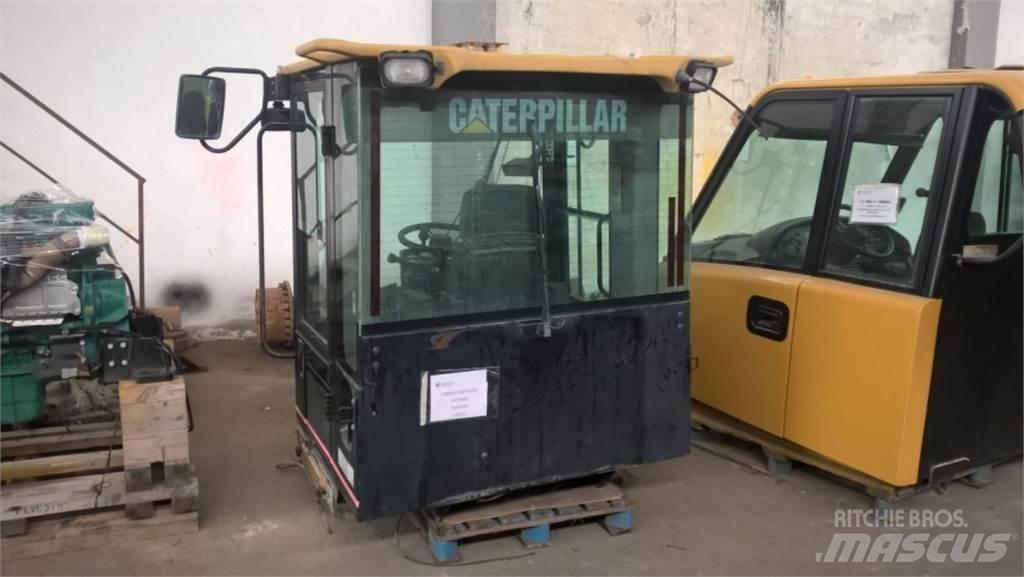 CAT 928G Saseler