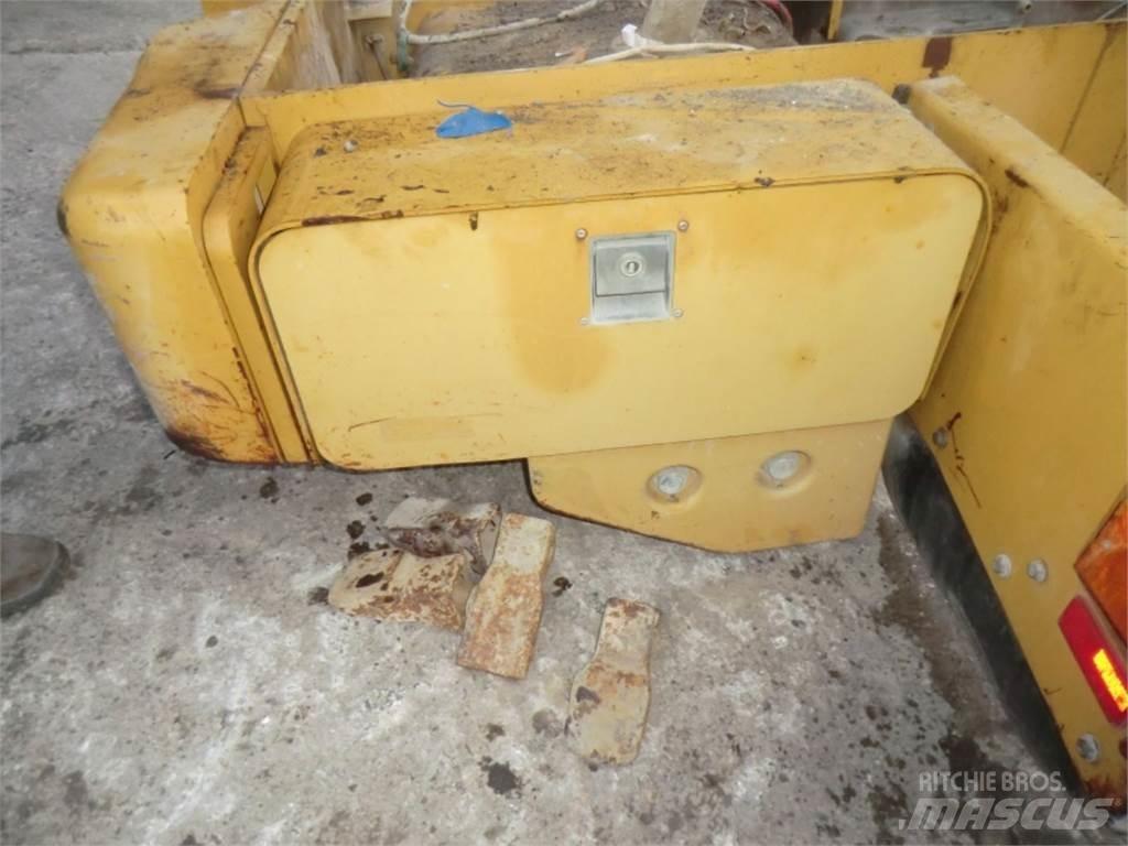 CAT 928G Saseler