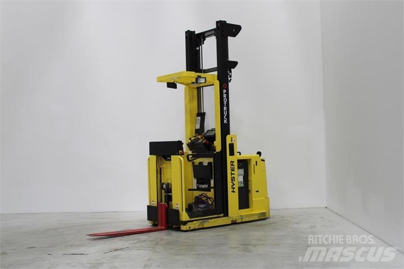 Hyster K1.0L Düsük seviye siparis toplayici
