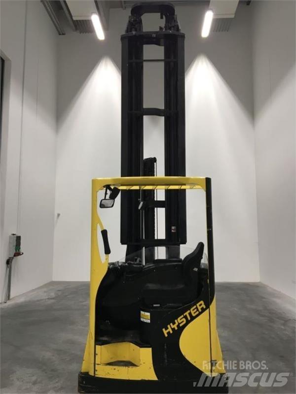 Hyster R2.0W Reach truck - depo içi istif araçları