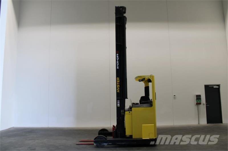 Hyster R2.0W Reach truck - depo içi istif araçları